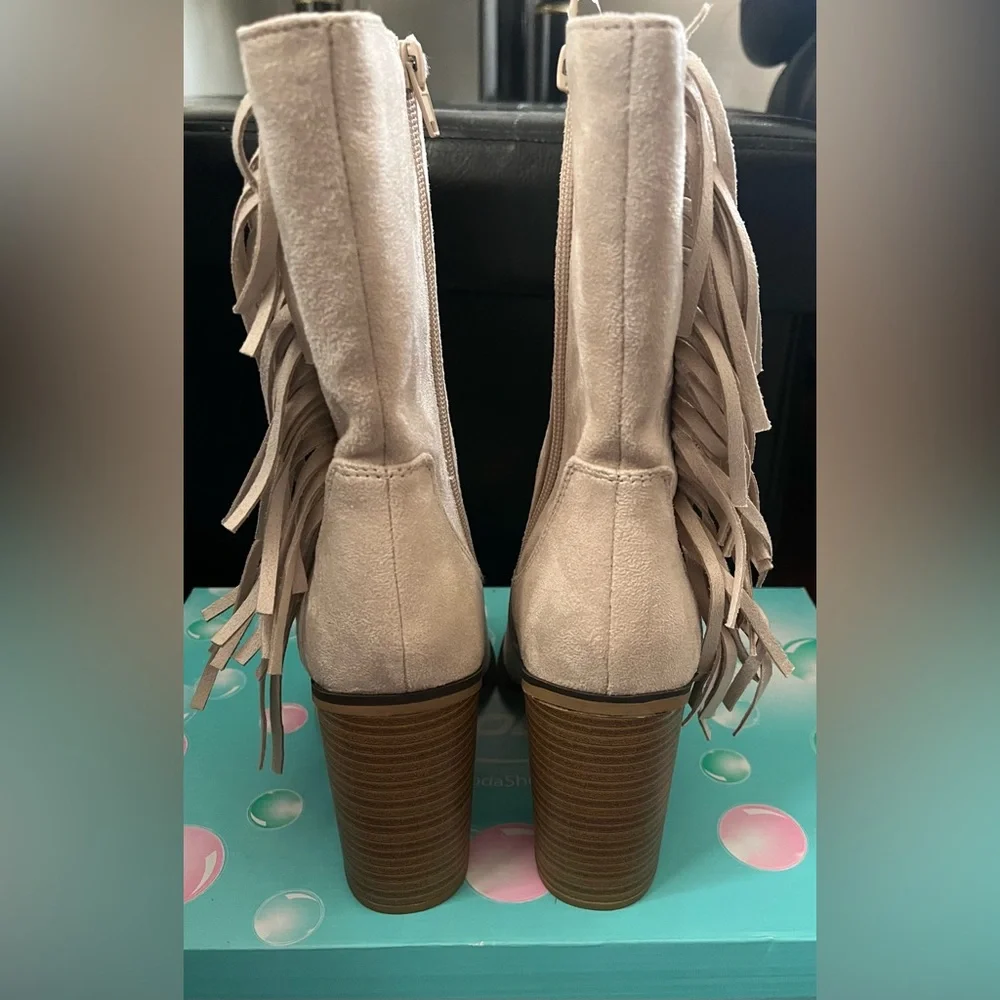 Women’s Soda Faux Suede Fringe Boots New with Tags & Box - Picture 2 of 16